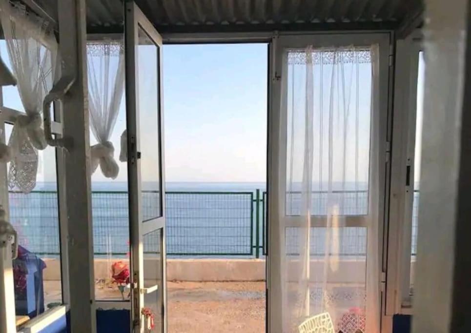 אדרה The Beach Hut With Lazy Spa מראה חיצוני תמונה