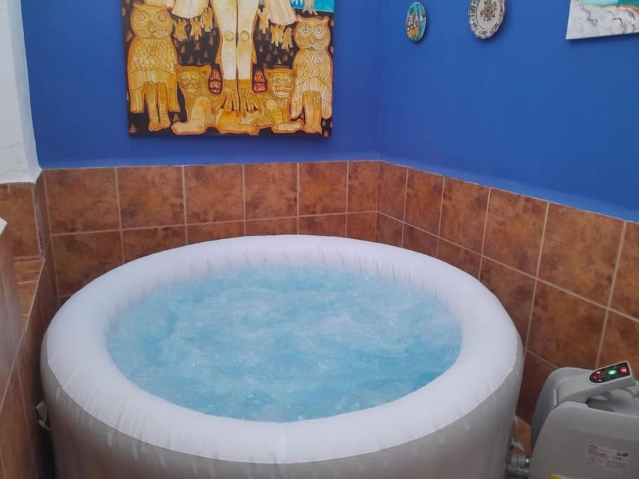 אדרה The Beach Hut With Lazy Spa מראה חיצוני תמונה